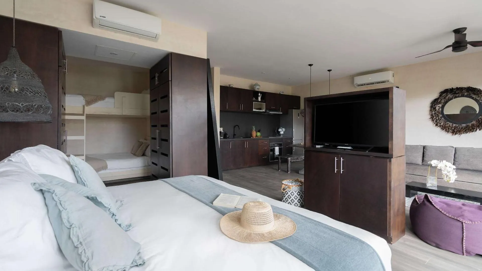 Exclusive 20 Guest Hotel Pool Tubs And Concierge Tulum