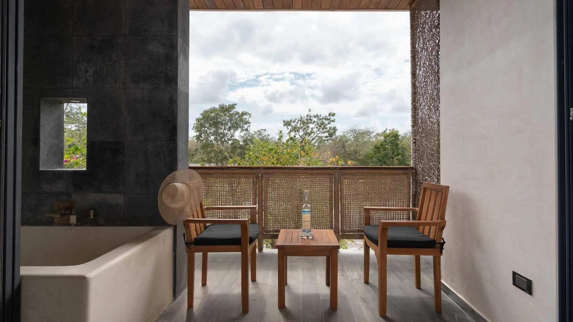 Exclusive 20 Guest Hotel Pool Tubs And Concierge Tulum
