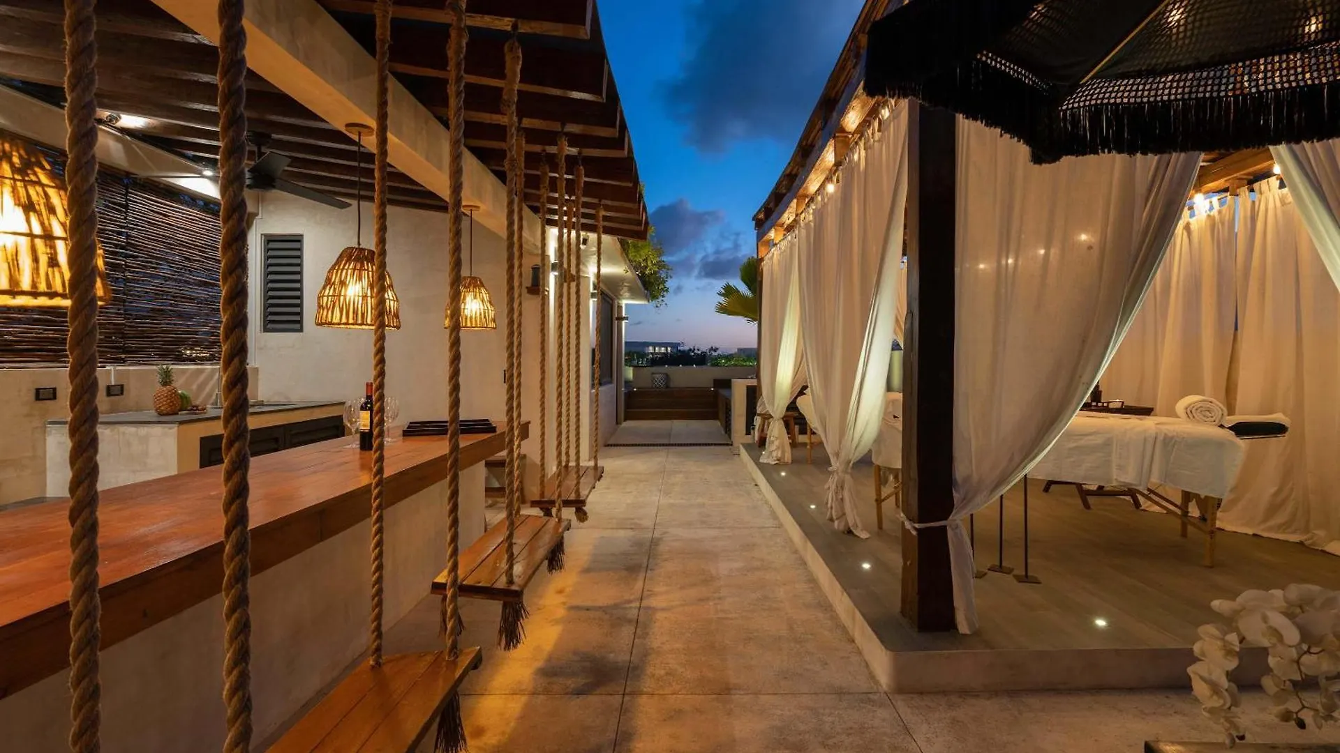 Exclusive 20 Guest Hotel Pool Tubs And Concierge Tulum Villa