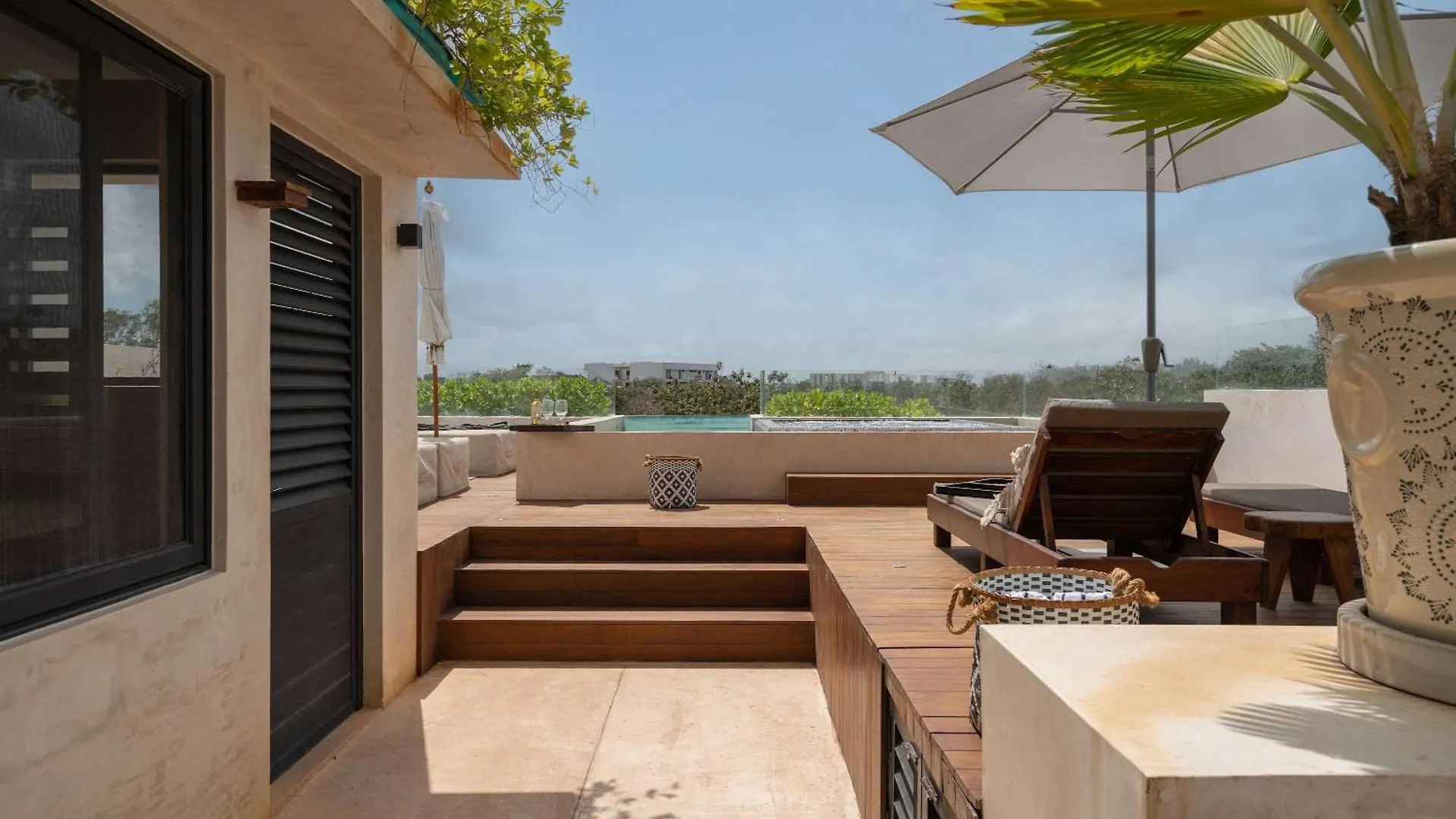 Exclusive 20 Guest Hotel Pool Tubs And Concierge Tulum