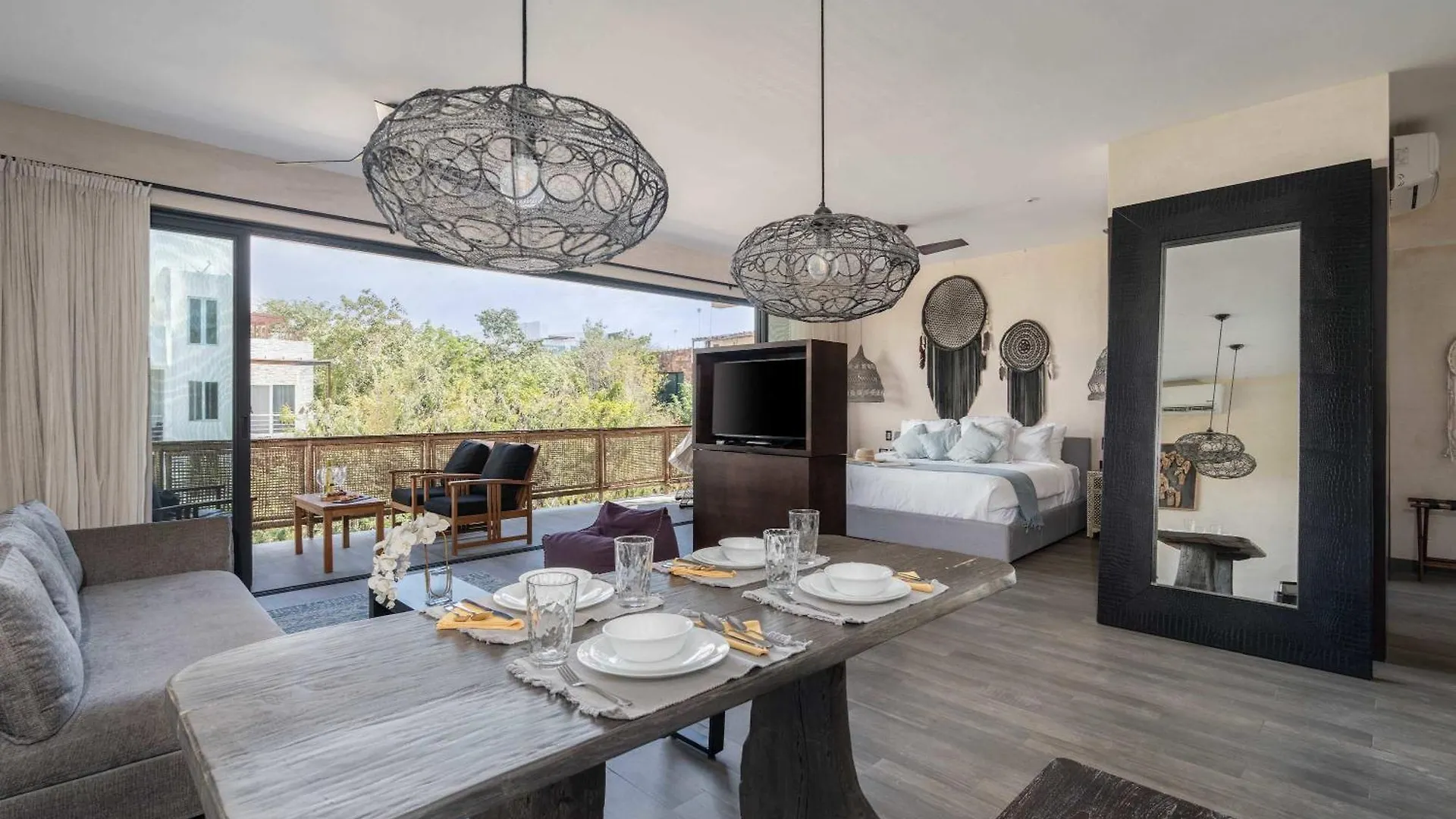 Exclusive 20 Guest Hotel Pool Tubs And Concierge Tulum Villa